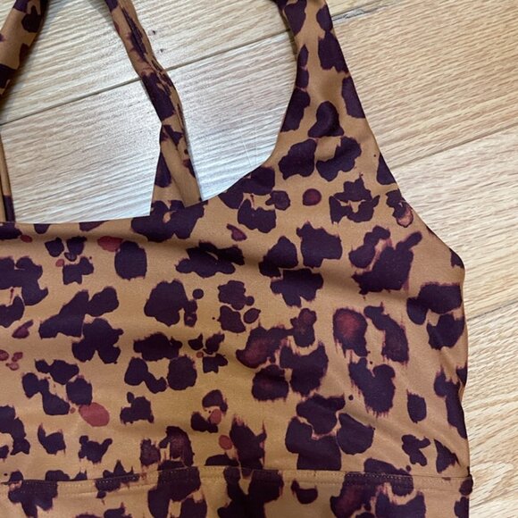 GapFit Leopard Print Sports Bra – Size M (Medium Impact) - Picture 2 of 6